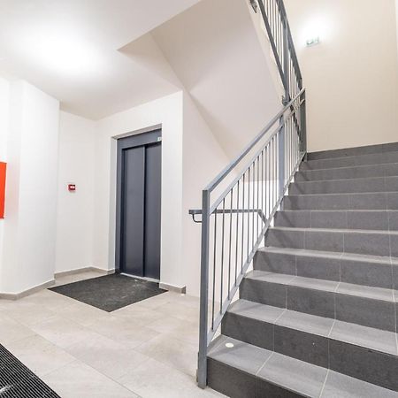 Brand New Two Room Apartment #26 With Free Secure Parking Close To Center Прага Экстерьер фото